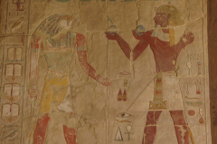Opfergabe im Hatschepsut-Tempel