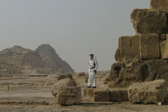 Wachmann bei den Pyramiden von Gizeh
