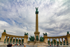Heldenplatz und Siegessäule
