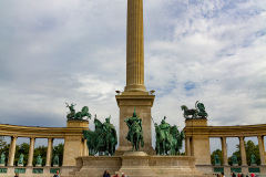 Heldenplatz mit Millenniumsdenkmal und Siegessäule