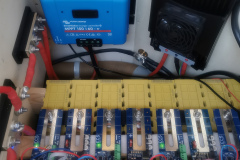 Solarregler im Batterieschrank
