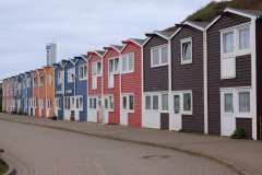 Farbige Buden auf Helgoland