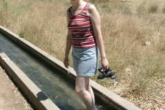 Anja im Wasserkanal