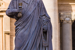 Statue des heiligen Petrus
