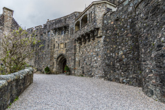 Torhof von Eilean Donan Castle